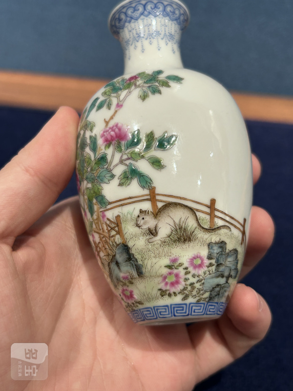 民国 珐琅彩猫迎落花薄胎瓶 - 图8
